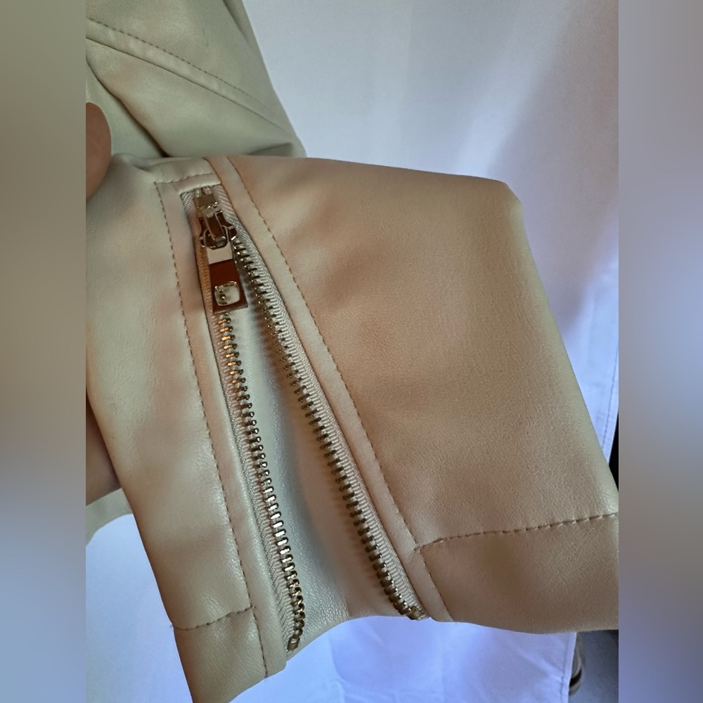 ZARA Faux Leather Moto Jacket XS Cream Beige Biker Style Zippers - Picture 10 of 12